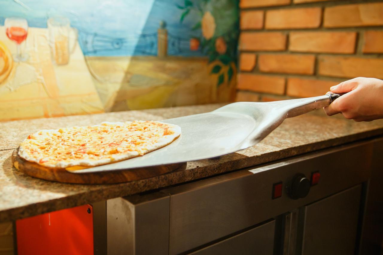 Atyraū Mini Hotel Venezia מראה חיצוני תמונה